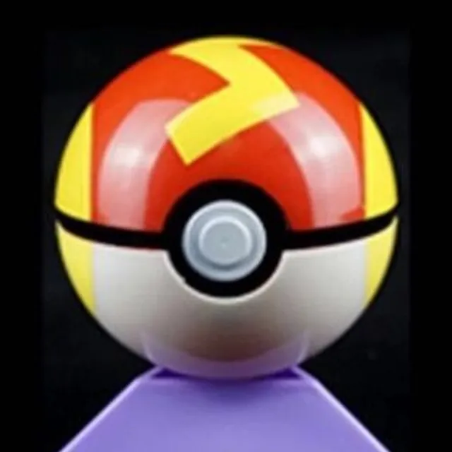 Trendi Pokéball véletlenszerű Pokémonokkal