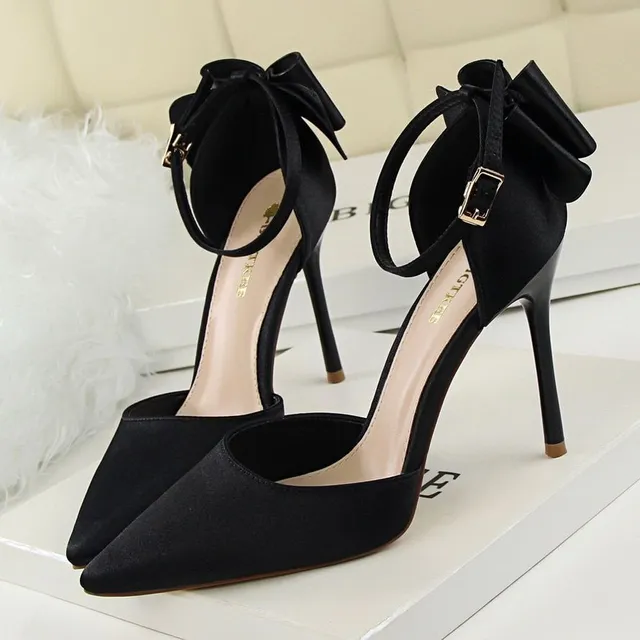 Women's luxury pumps with bow