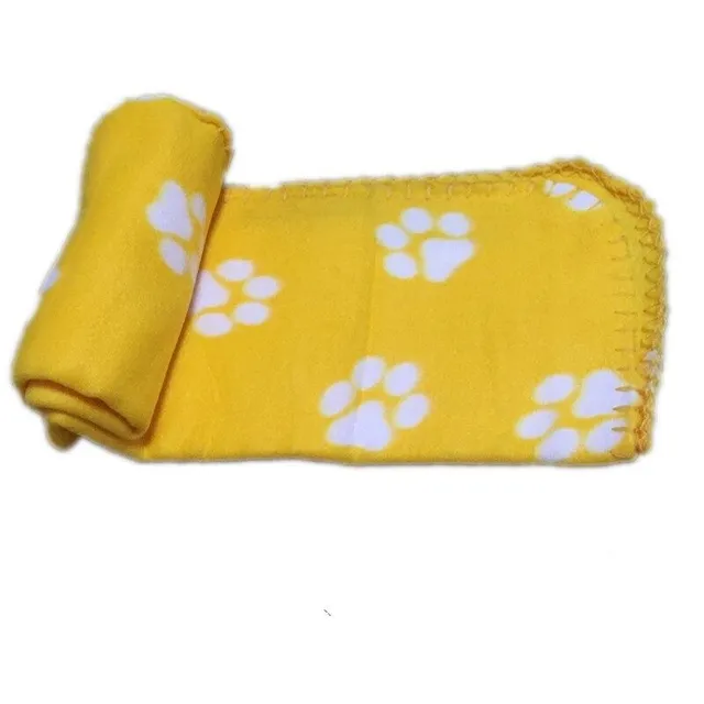 Baby blanket with paws