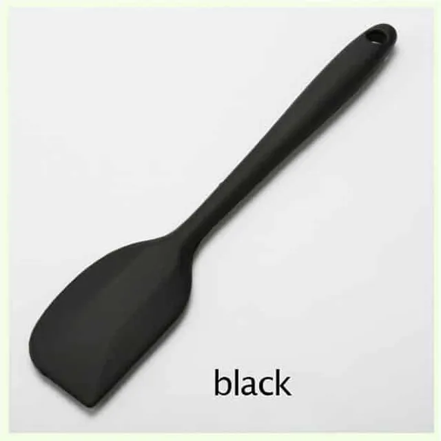 Silicone spatula to stir the dough