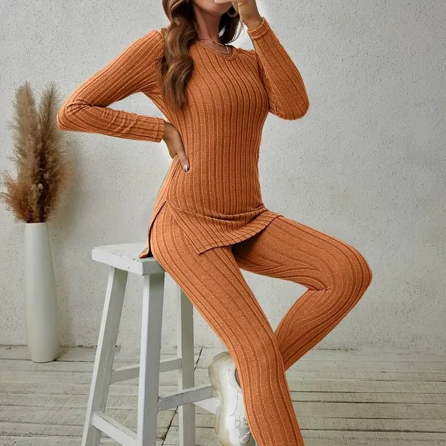 Ladies' two-piece set in ribbed knit - long sleeves, slit, bell bottoms