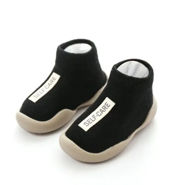 Baby socks with rubber sole