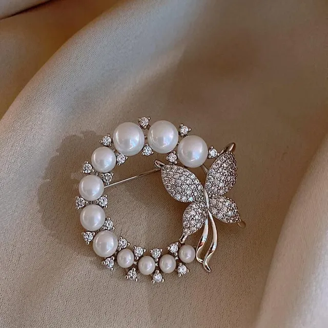 Beautiful modern brooch for prom Quy