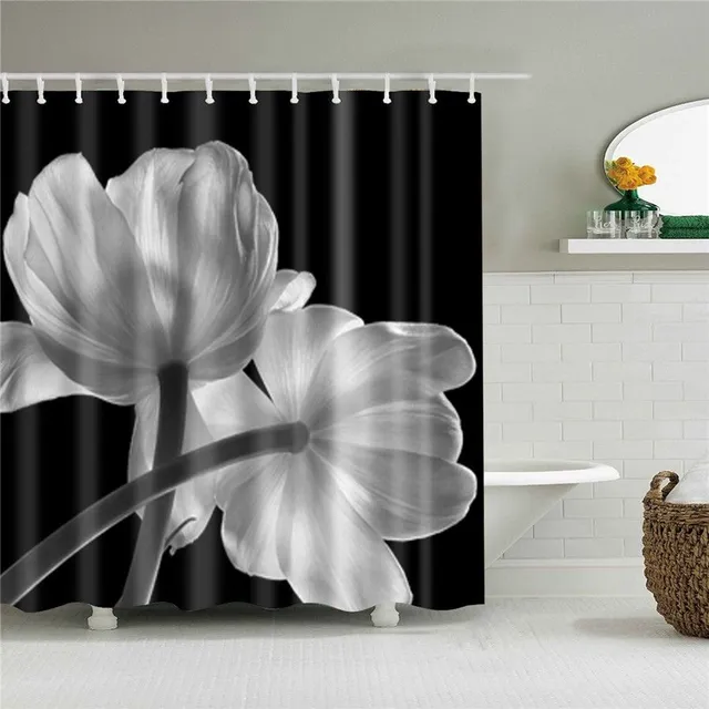 Practical bathroom curtain with flower motif