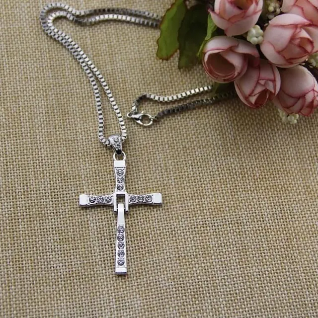 Luxury necklace with cross