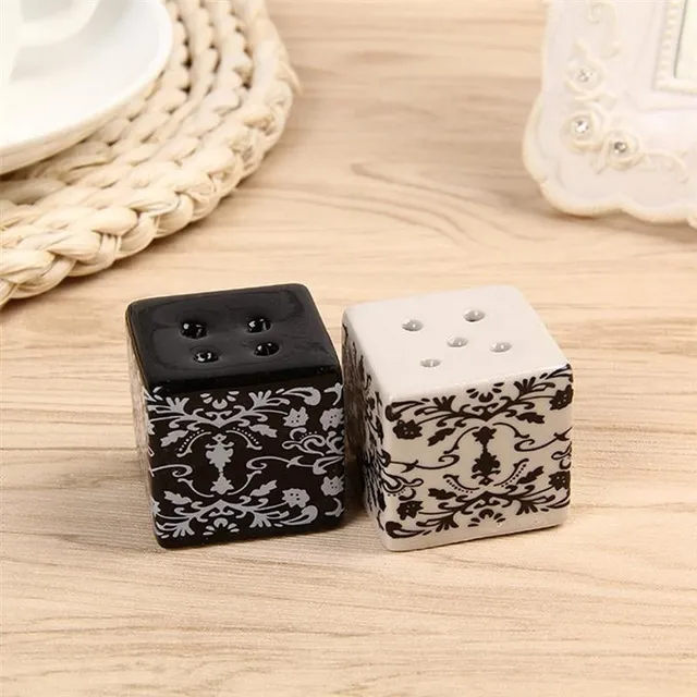 Decorative salt and pepper 2 pieces