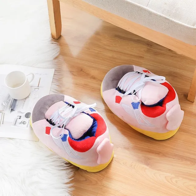 Chaussons en peluche mignons avec lacets