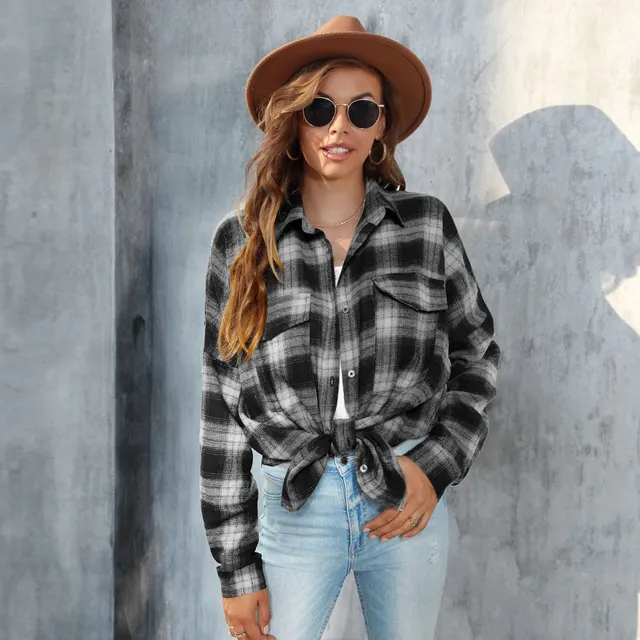 Women's free time flannel shirt with long sleeve