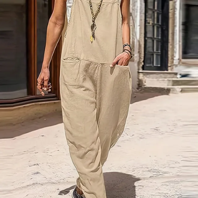 Women's sleeveless jumpsuit with pockets on the front - solid colour