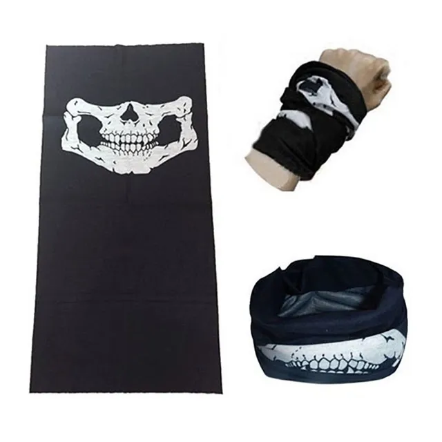 Sports mask with skull