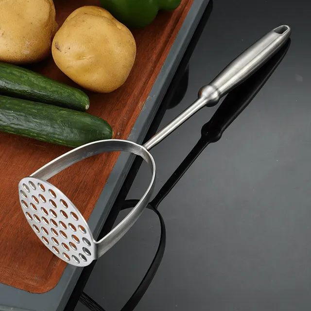 Stainless steel lichen and potato crusher - manual kitchen tool for pressing potatoes and garlic, with ergonomic handle