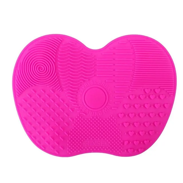 Silicone mat for brush cleaning