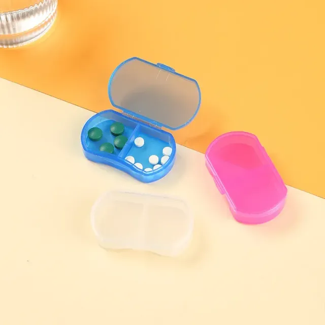 Kompaktní krabička na léky s 2 přihrádkami - ideální pro cestování, s rozdělovačem a dávkovačem