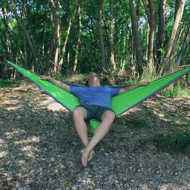 Outdoorová nezničiteľná hamaka / sieť na spanie