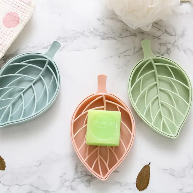 Soap holder in the shape of a leaf