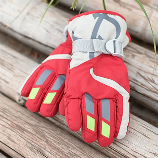 Children's ski gloves of high quality