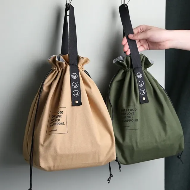 Isolated lunch bag with wide opening and drawstring in three colors