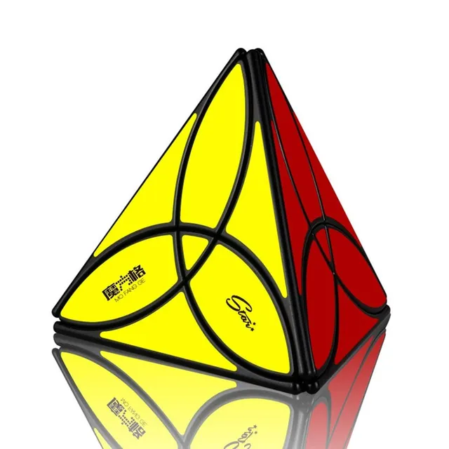 Rubikova kostka ve tvaru jehlanu