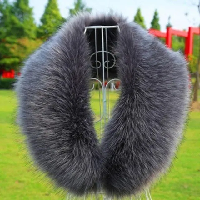 Women's faux fur scarf