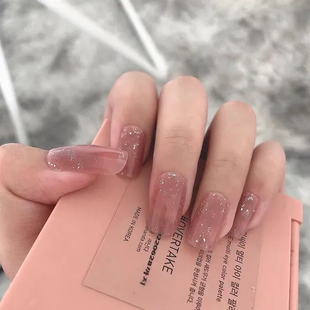 Modern fine artificial nails Anna