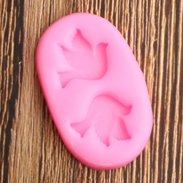 Silicone mould of a dove