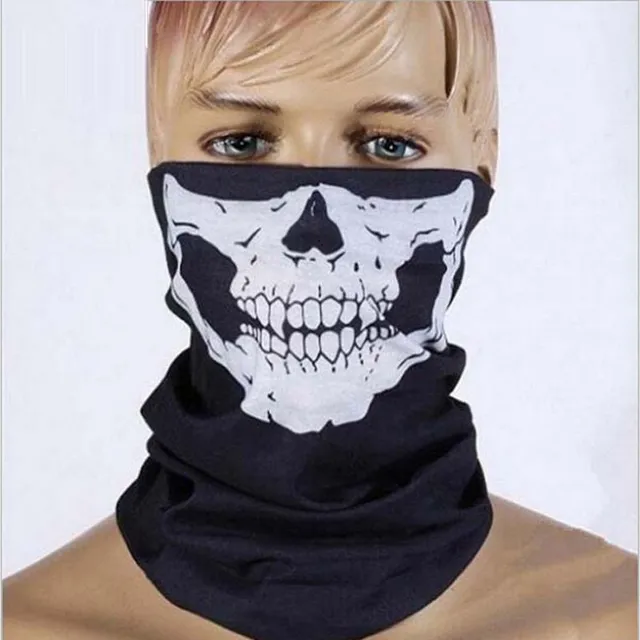 Sports mask with skull