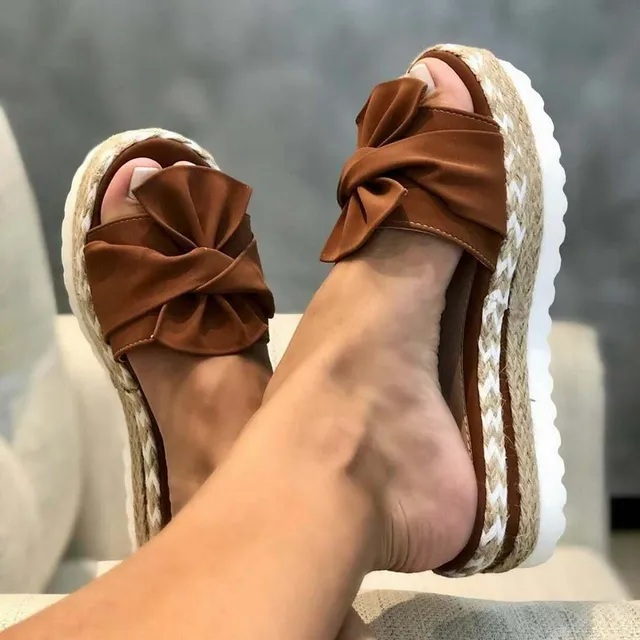 Women's modern slippers with bow