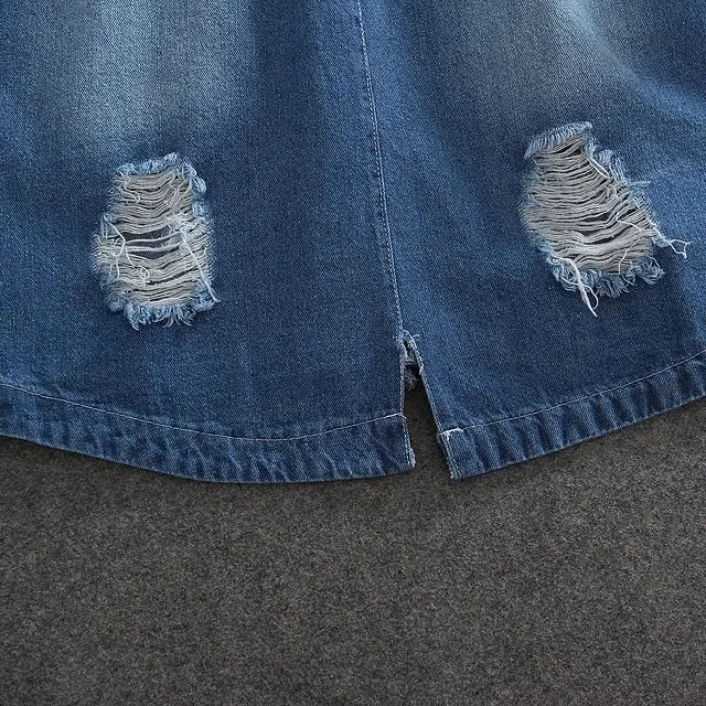 Dámská džínová středně dlouhá košile s děrováním