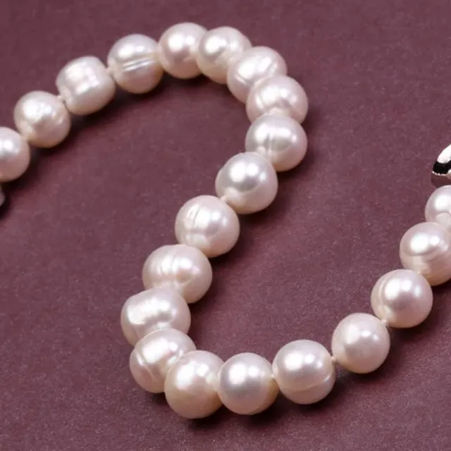 Beautiful pearl bracelet