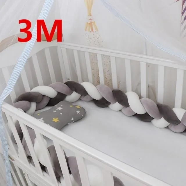 Mantinel for baby cot