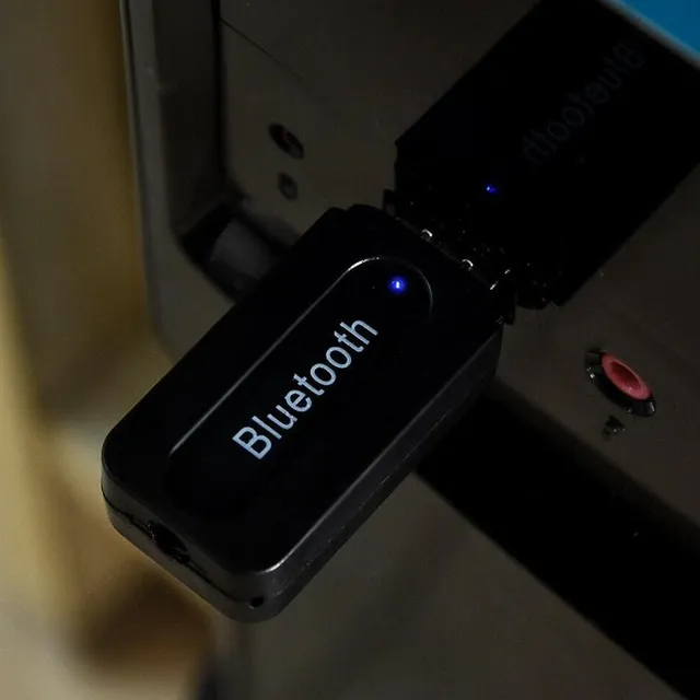 Bluetooth audio přijímač do auta B492