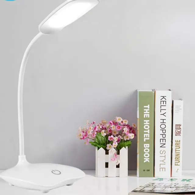 Biela LED lampa s USB nabíjaním pripevniteľná na stôl