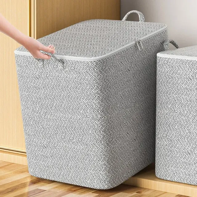Storage bag for blankets and clothing with large capacity