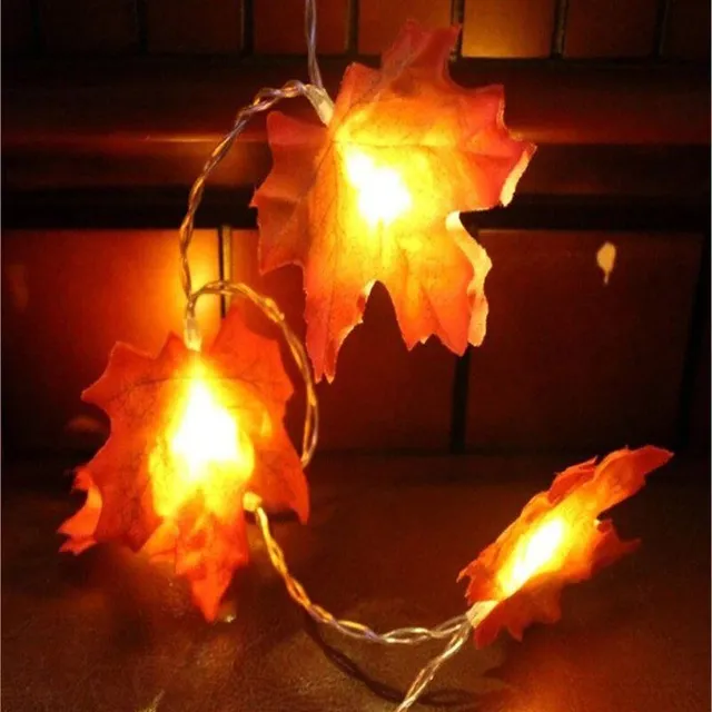 Svítící řetěz s javorovými listy 150 / 300 cm