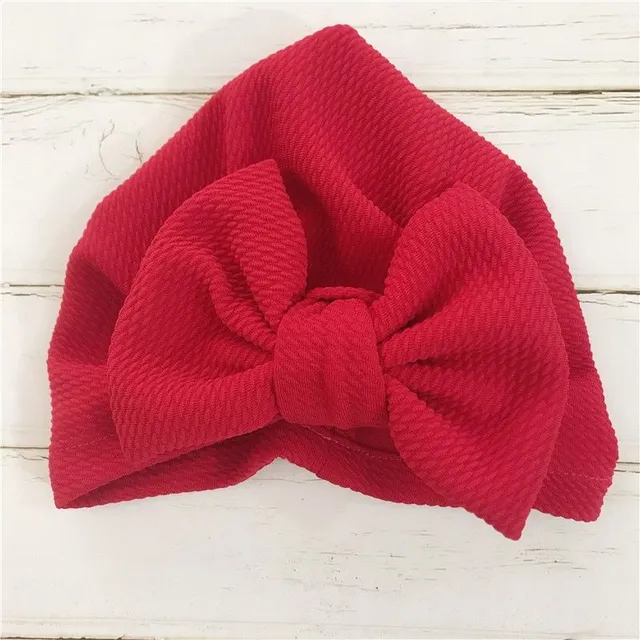 Children's hat with bow cervena