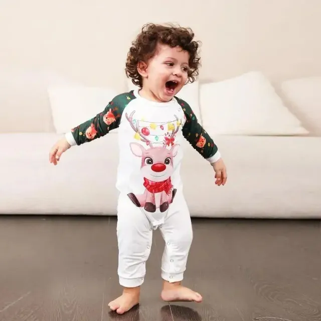 Pijamale de Crăciun pentru familie cu imprimeu de ren - calitative, moi și confortabile