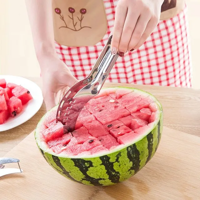 Practical melon slicer