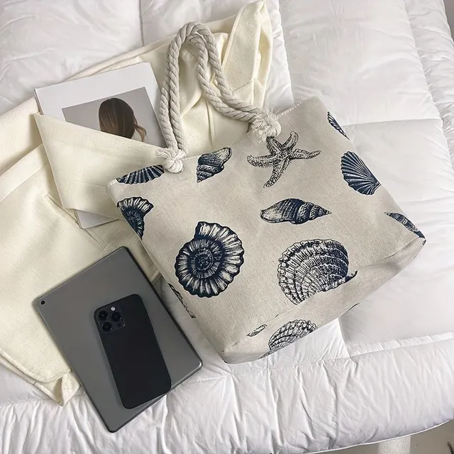 Summer canvas bag with shells, ideal for your holiday