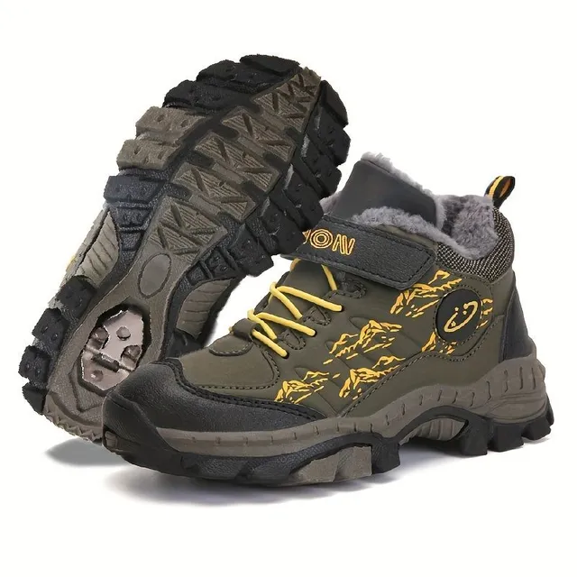 Children's winter hiking shoes with steel claws and fleece lining