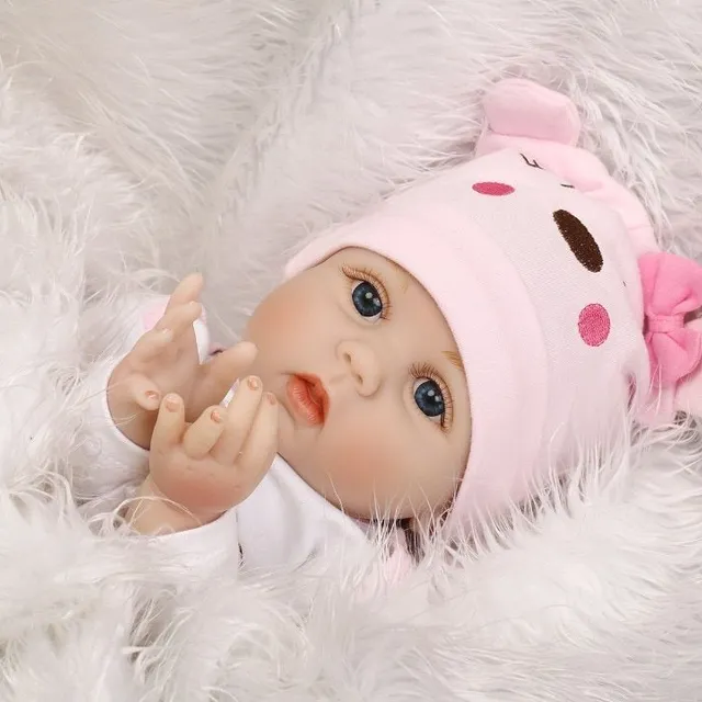 Realistická bábika bábätka