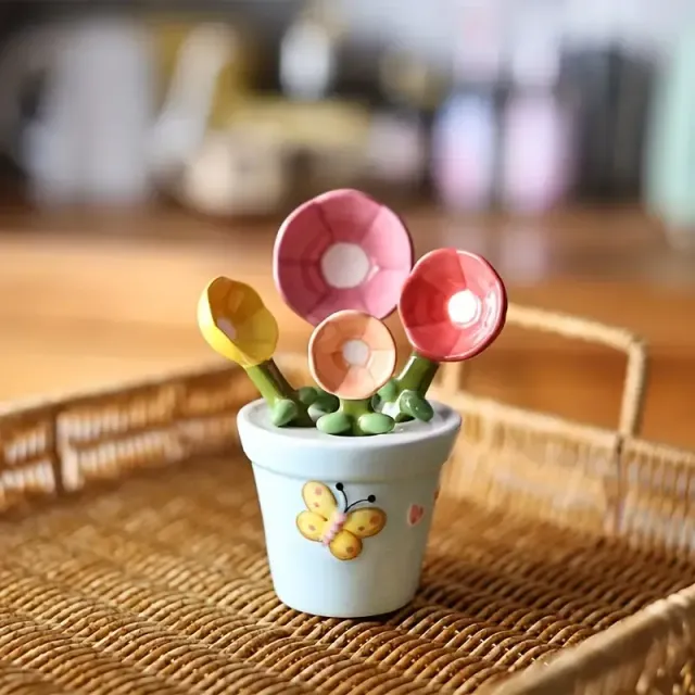 Cute set of ceramic measuring cups with motif butterfly and flower - ideal for baking, desserts & spices