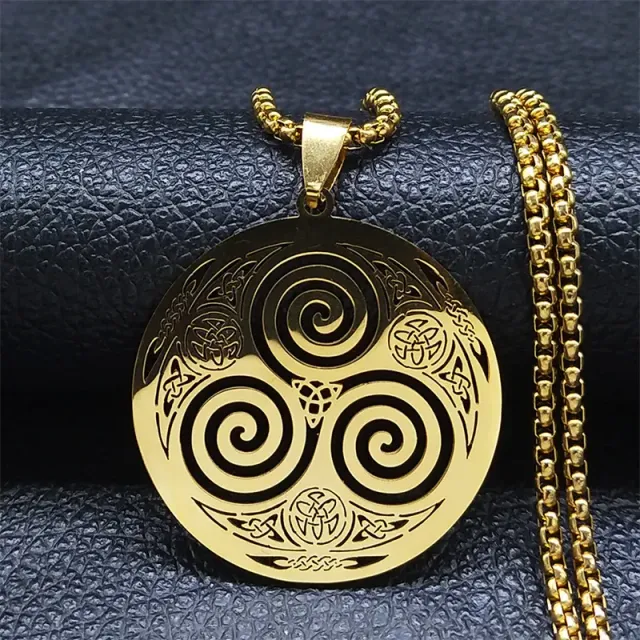 Necklace with the pendant of the Celtic symbol Triquetra