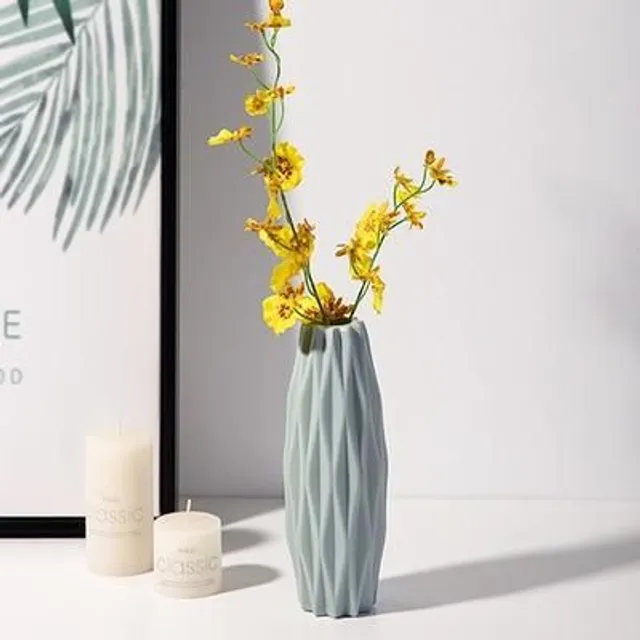 Farebná váza v nórskom štýle