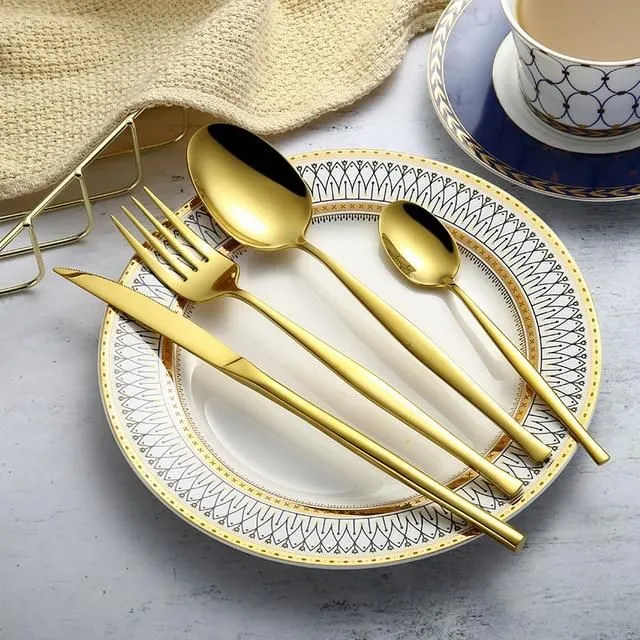 Cutlery in gold colour