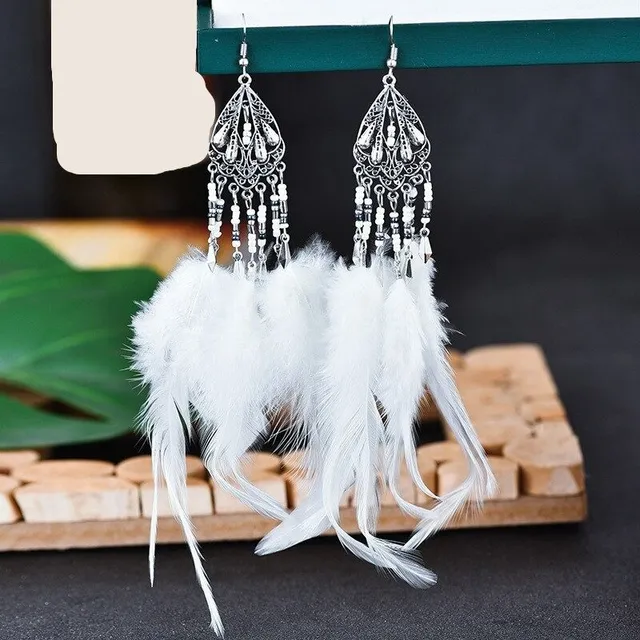 Women's dangle earrings with feathers