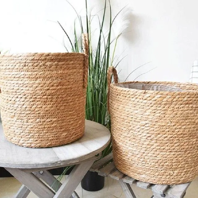 Straw flower pot