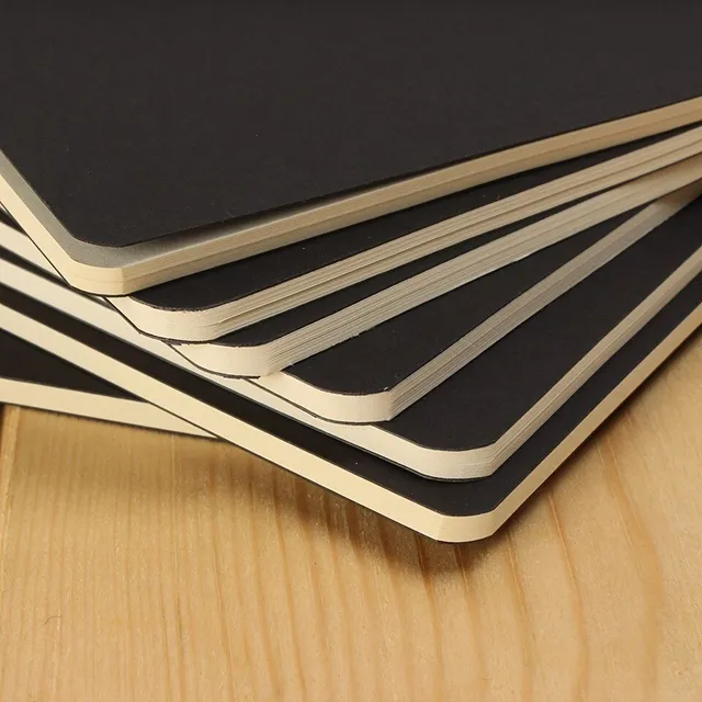 Klasszikus készlet minimalista eredeti jegyzetfüzet iskola sorok nélkül fekete borító 4 db