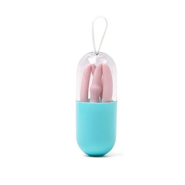 Folding silicone straw with case and brush for cleaning