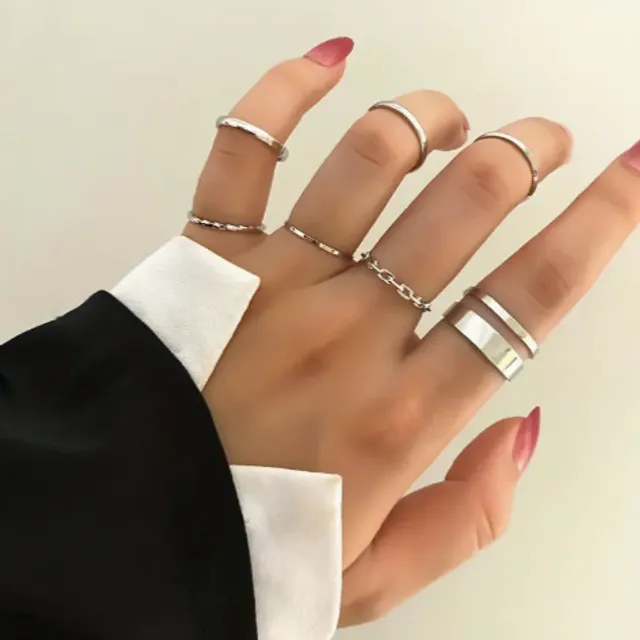 7 pcs of minimalist rings with stackable tapes in different widths for everyday combination of clothing