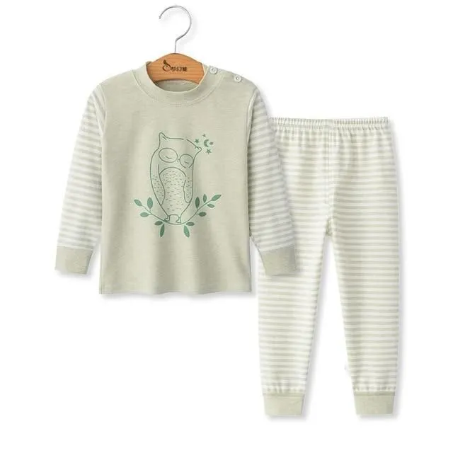 Fine children's pajamas with long sleeves